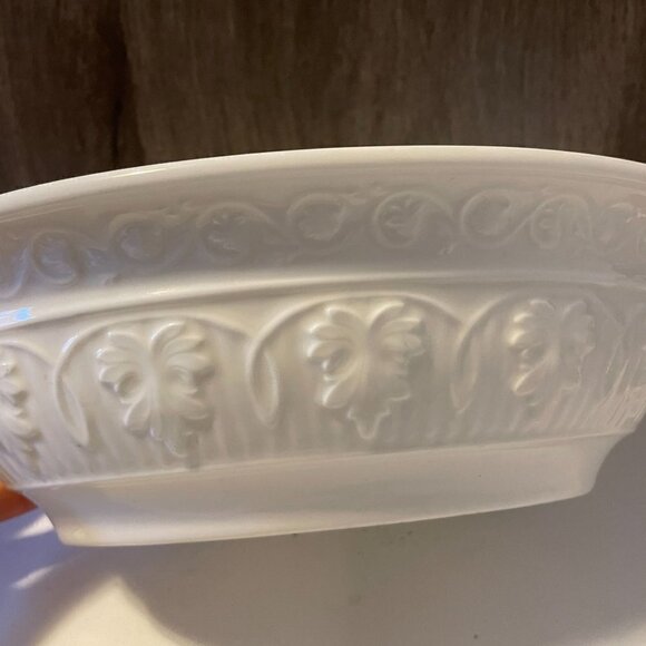 Lenox White Linen 10.5" Oval Vegetable Open Serving Bowl Bone China Made in USA - Picture 7 of 7